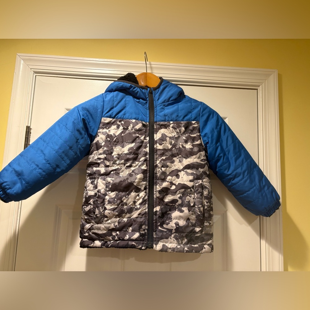 London Fog Blue and Gray Camo Reversible Puffer Jacket